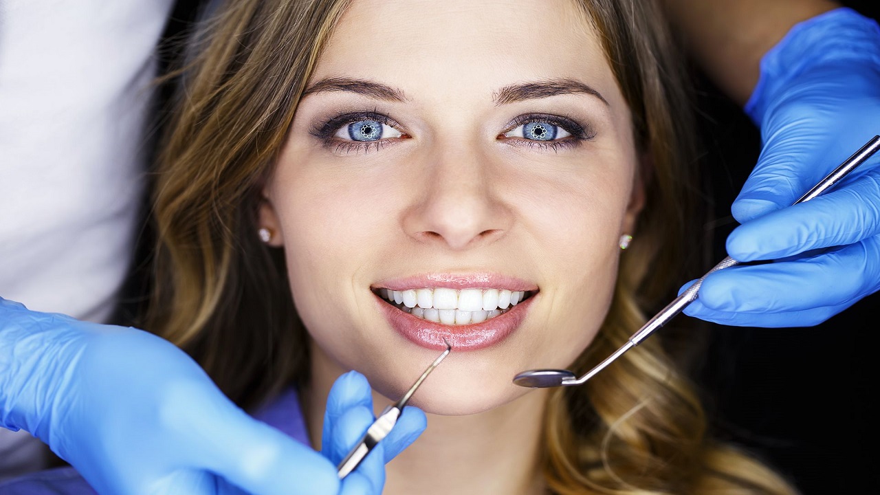 مراحل انجام لمینت دندان-نصب لمینت دندان