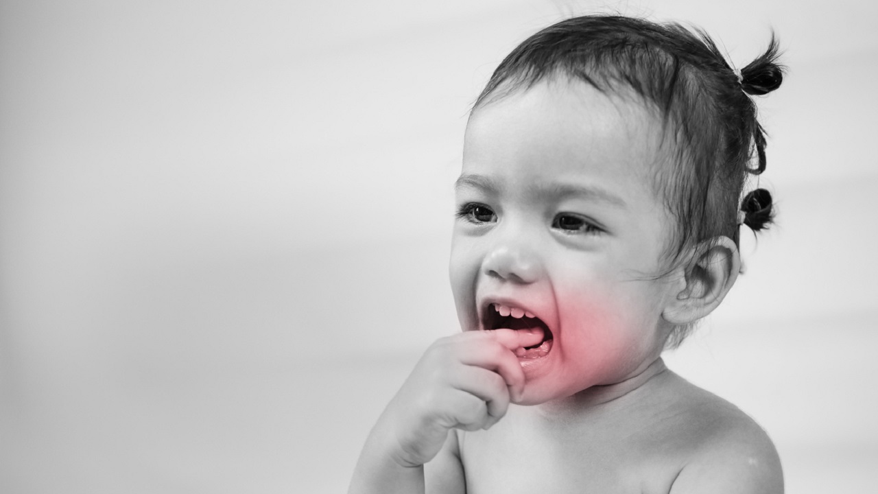 درد ناشی از رویش دندان در کودک